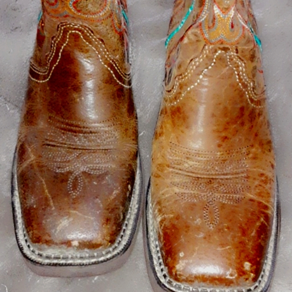Justin gypsy cowgirl boots, size 7 1/2 colors: brown, teal, orange, red